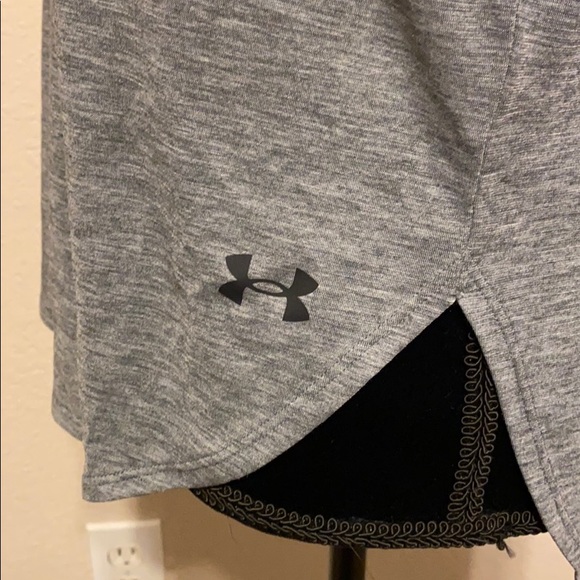Under Armor Workout Top - Picture 3 of 5